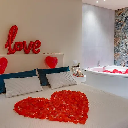 By Biddizzi Rari - Romantica Con Vasca Idromassaggio Privata Dom wakacyjny *